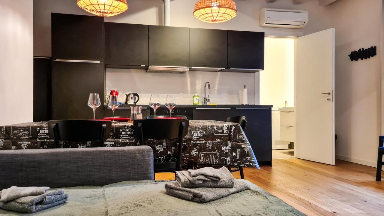 Porta Nuova Modern Apartment In The Center - 4 Bergamo Ngoại thất bức ảnh